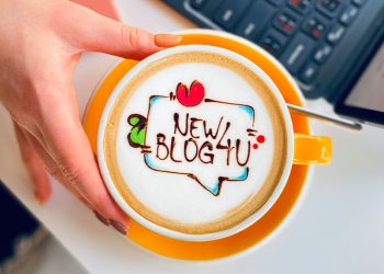 Любов в чаша кафе