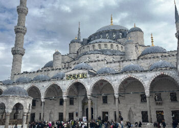 Всяка минута в Истанбул потапя в история и богатство