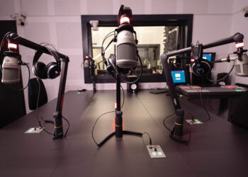 Традиционните медии не дават кураж на младите хора