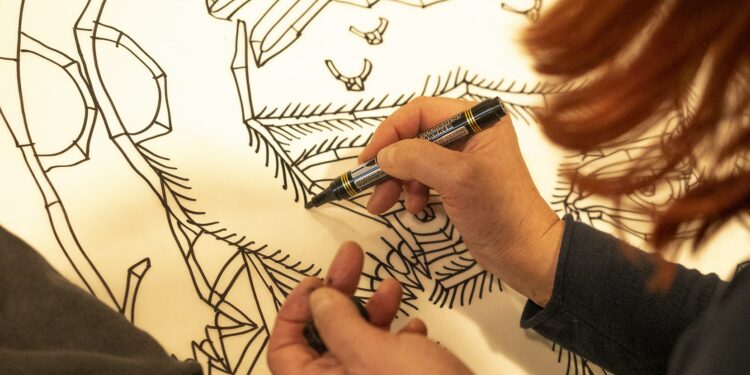 Близо 50 студенти се включиха в 6-часово рисуване