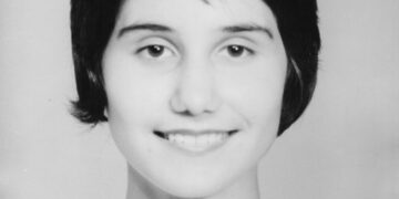 (Не)типичният случай на Петя Дубарова и френското чудо  Мину Друе