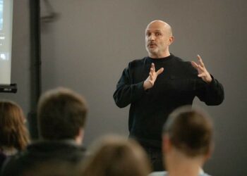 Георги Тошев – човекът, който разказва истории