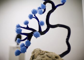 Стъклена арт приказка в НБУ