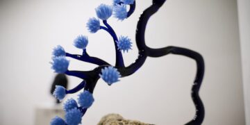 Стъклена арт приказка в НБУ