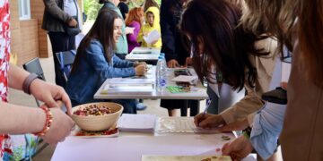 Поезия на тревата и Таро под терасата