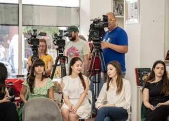 Младите хора искат баланс между личен живот и работа, а не само високи заплати