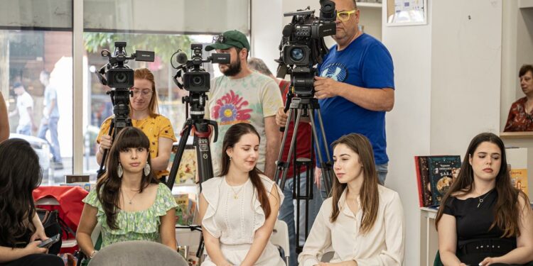 Младите хора искат баланс между личен живот и работа, а не само високи заплати