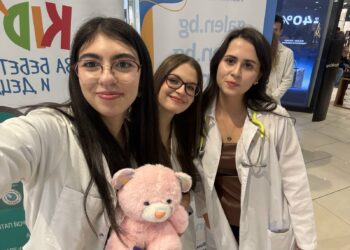 Защо доброволчеството се превръща в суперсила на младите