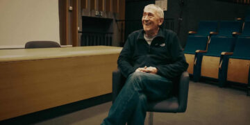 Животът между сцената и камерата